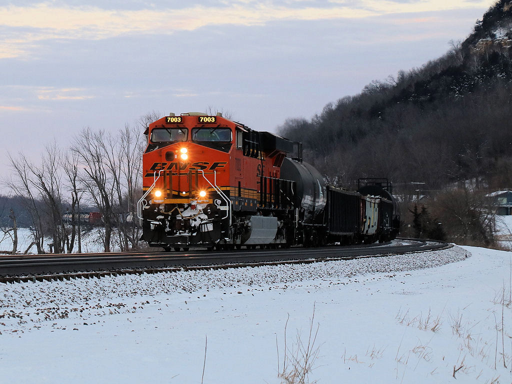 BNSF 7003